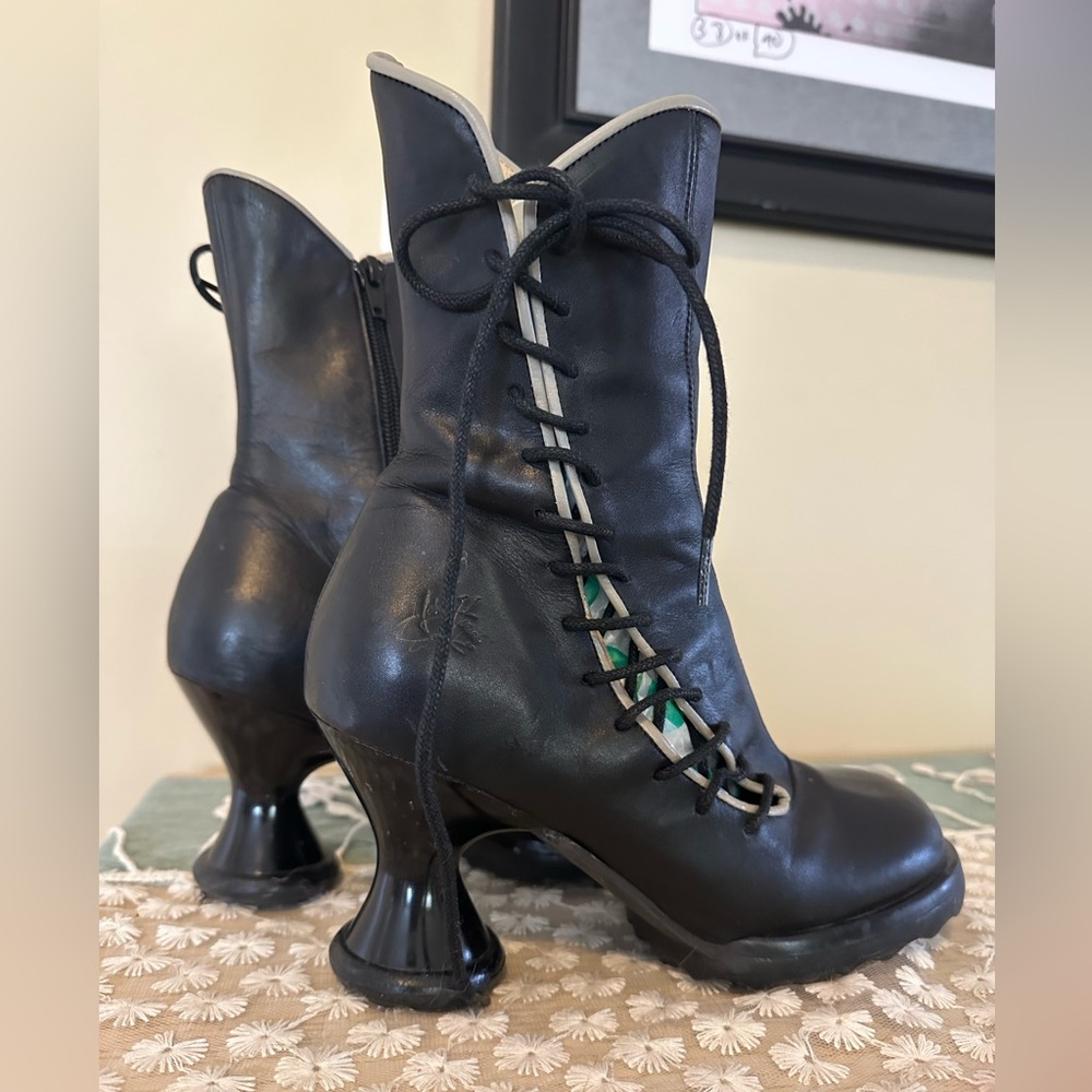 Fluevog Mini Lover boots!!